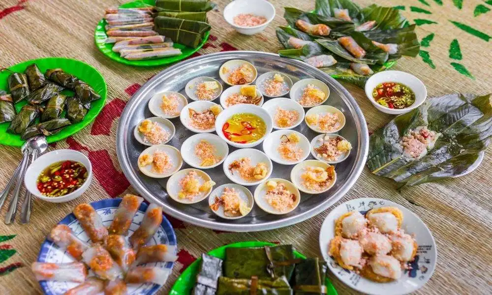 La Gastronomía De Hue, Vietnam